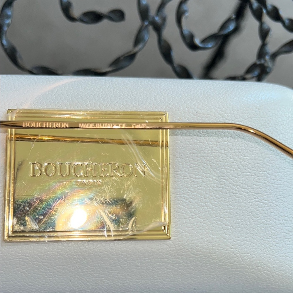 Gold Aviator Sunglasses with Mirrored Lenses - Picture 11 of 12